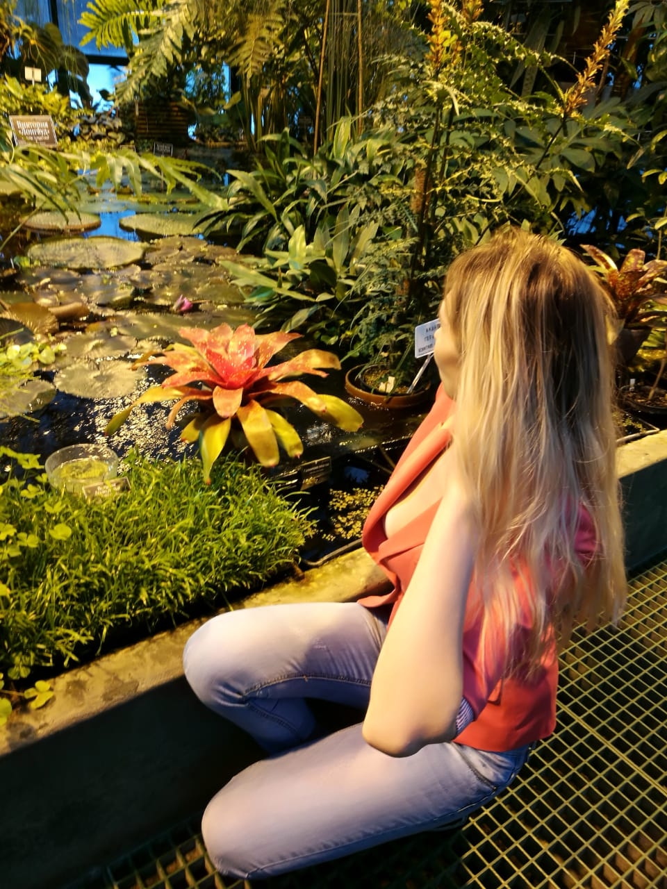 массажистки питера. расслабляющий массаж в салоне. массаж милы. массаж милы. милая массажистка.