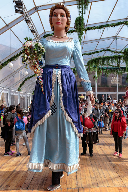 Шествие Гигантов в Испанской деревне, Барселона (Diada Gegants Poble Espanyol Barcelona)