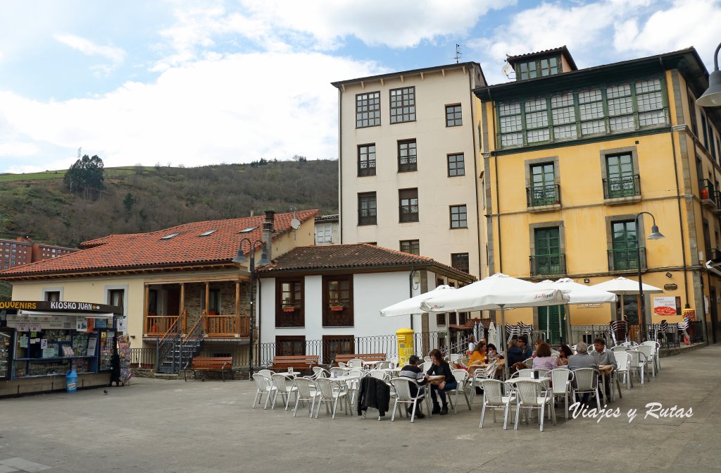 Plaza de Mario Gómez de Cangas del Narcea