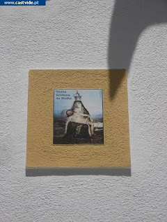 Azulejos e Placas de Pedra de Castelo de Vide, Portugal (Tiles)