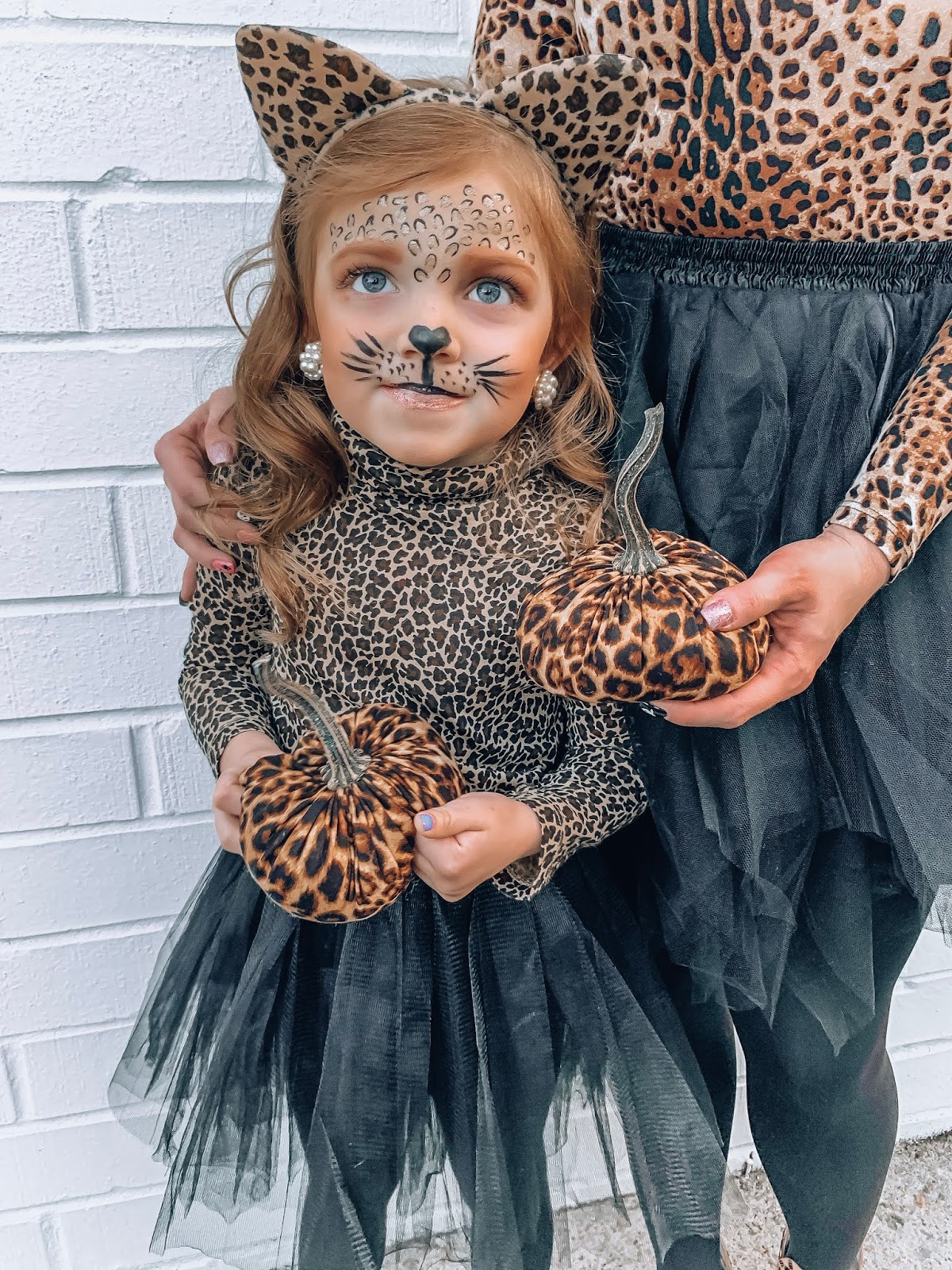 Mommy & Me Halloween Costume Ideas: DIY Leopard Costumes - Something Delightful Blog #leopardcostumes #HalloweenDIY #Mommyandmehalloween #mommyandmecostumes #DIYCostumes #Halloween2019