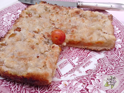 Pastel de ciruelas con streusel. Receta Vegana.