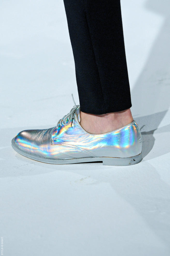 FASHION FUTURE: To Trend or Not to Trend? The Case of Hologram Jeans