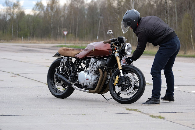 Old Yamaha XJ750 Turned into a Cool Cafe Racer