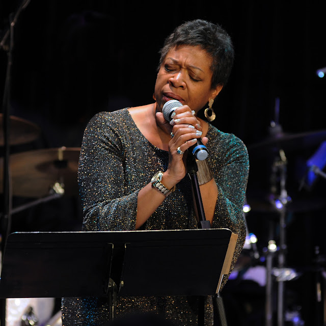 PHX Stages review HAPPY BIRTHDAY, DIONNE! The Phoenix Theatre Company