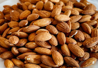 Benefits of Eating Soaked Almonds Empty Stomach 