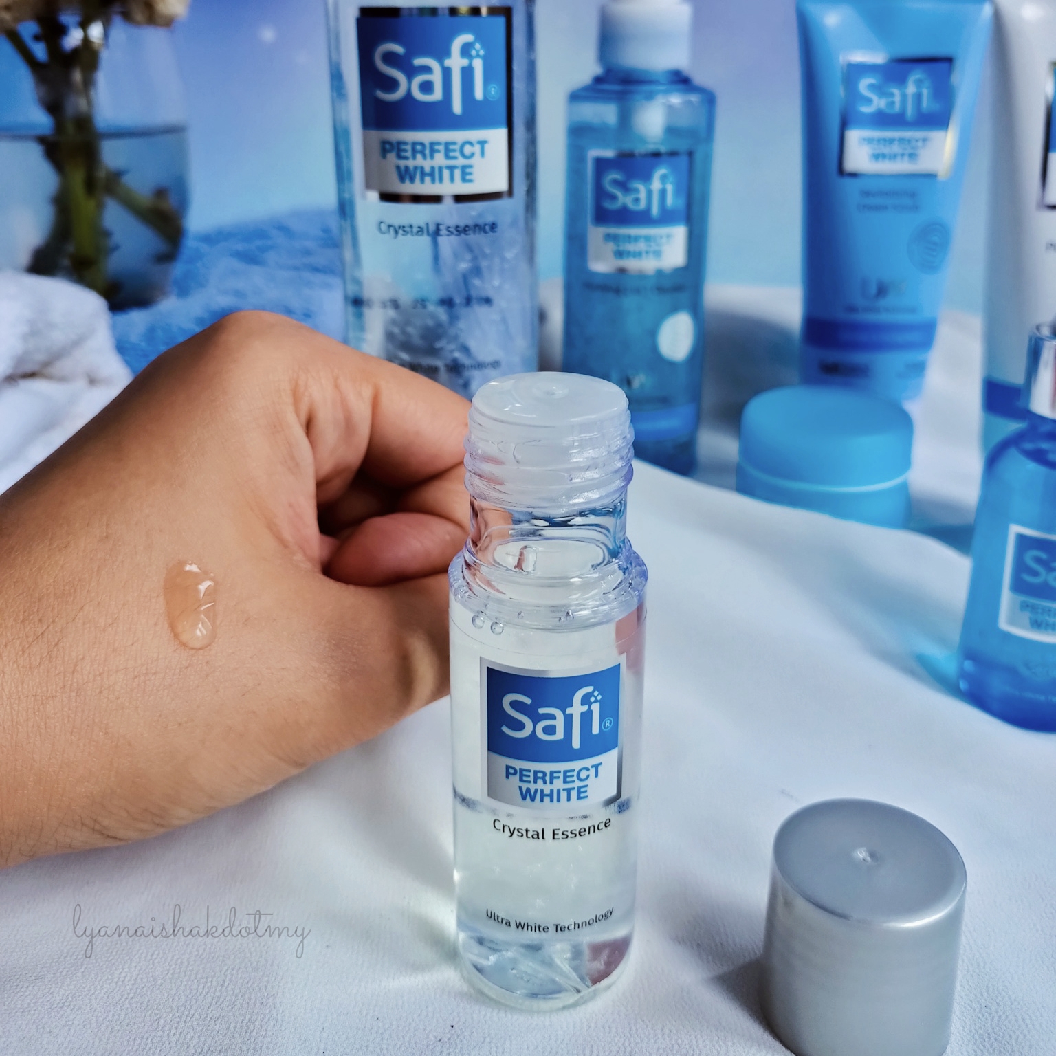 Safi perfect white crystal essence