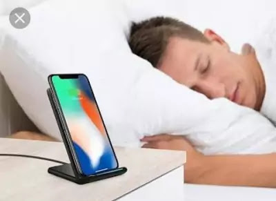 फोन को रात में चार्ज लगाकर नहीं सोना चाहिए