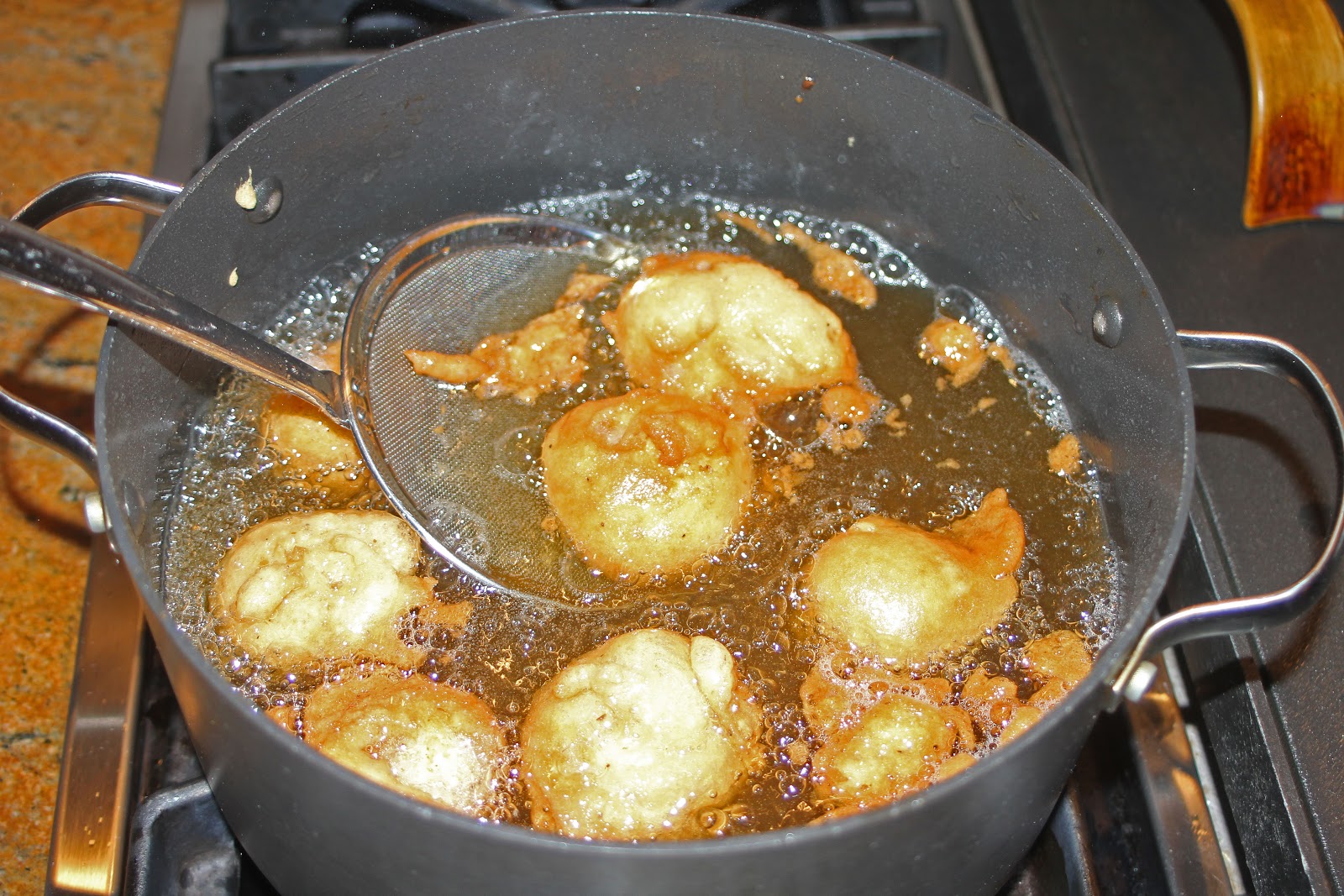 The Grub Files Cooking with Camissonia BeerBattered Fried Scallops