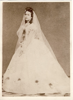 Carolina Wilhelmina von Oven in haar trouwjurk