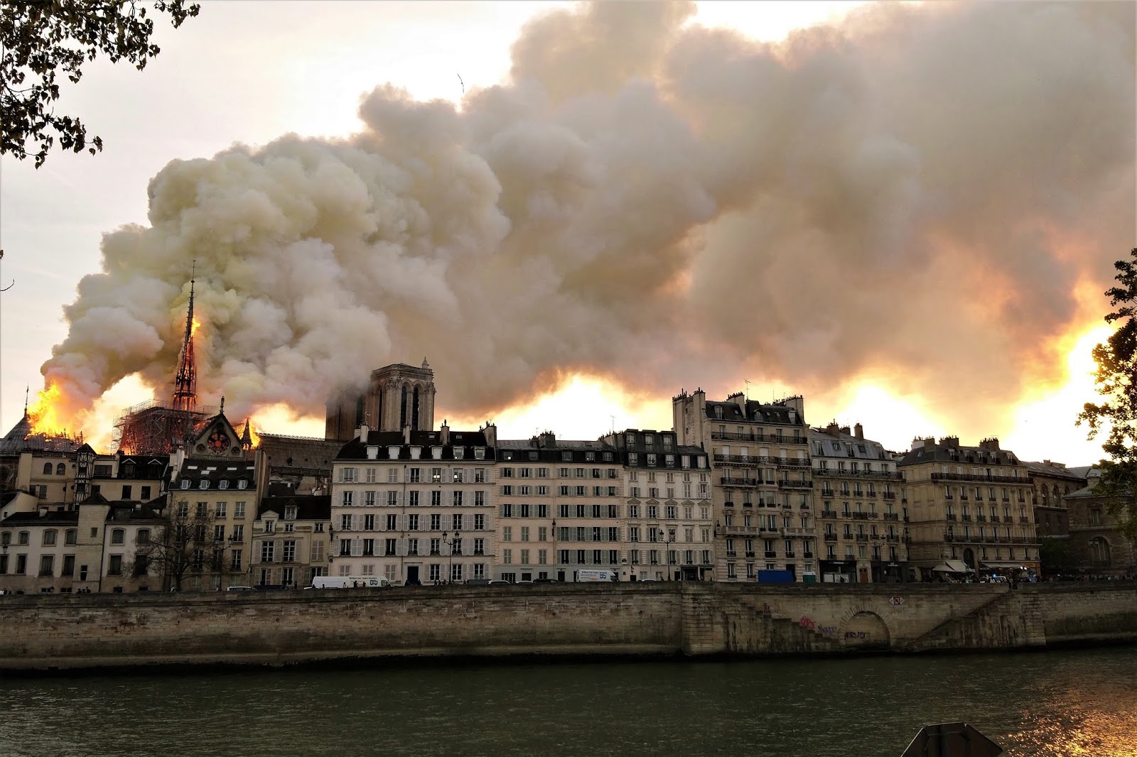 Combien De Morts Pour La Construction De Notre-dame De Paris PARIS ARCHIS: INCENDIE DE NOTRE-DAME