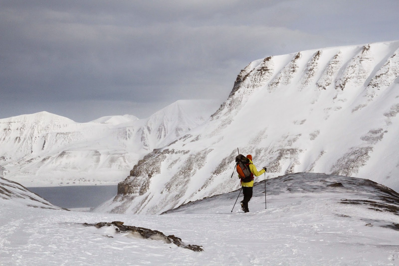 DICAS para visitar SVALBARD, a ilha acessível mais próxima do Pólo Norte | Noruega