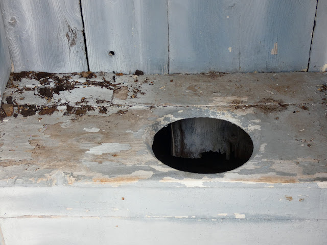 ENCANTO PALMERO: Antiguas Letrinas de los años 40.