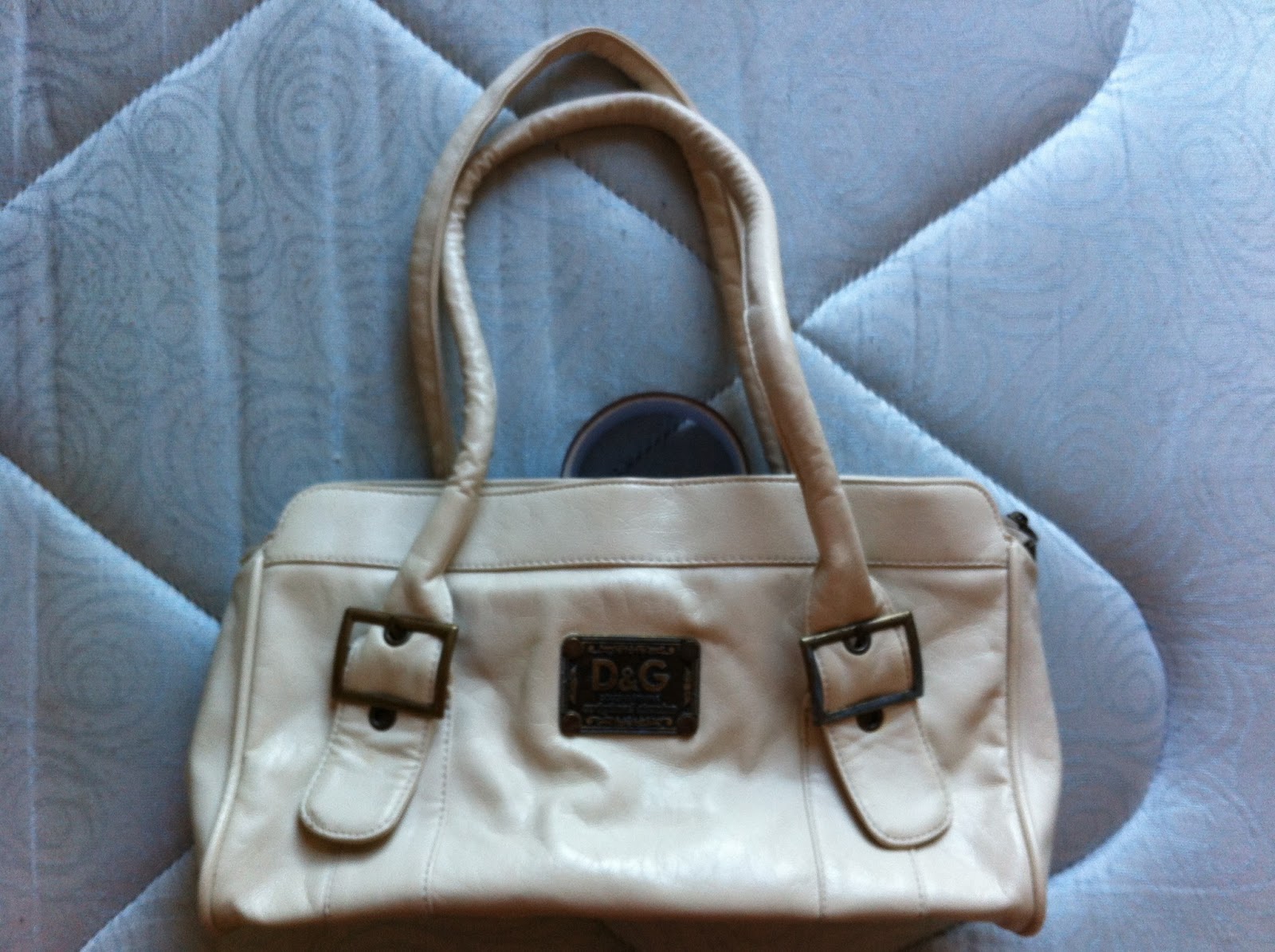 AZIM WIGAN (UK) PRE LOVED LOVELY D&G HANDBAG bag D&G