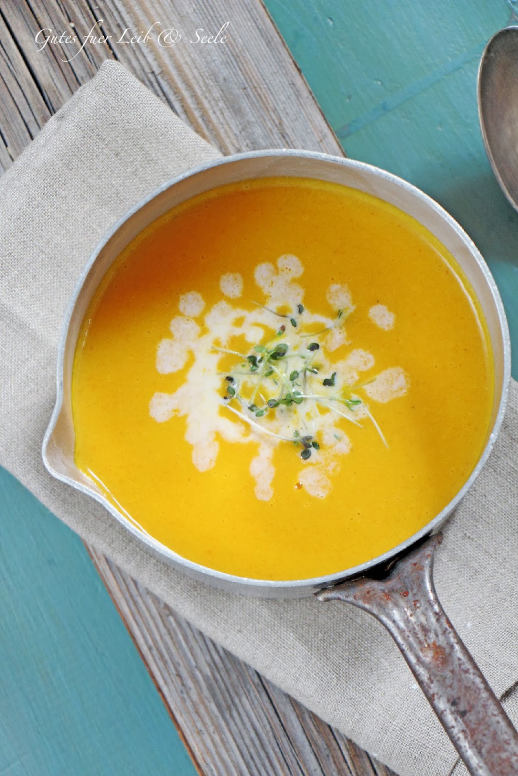 Gutes für Leib &amp; Seele: Karotten-Kokos-Ingwer-Orangen-Suppe