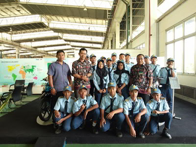 kunjungan industri smk n 8 purworejo di pt.tvs motor company indonesia karawang