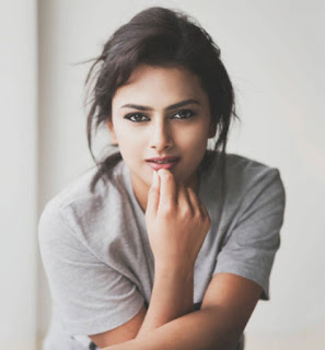 Shraddha Srinath Wiki, Age, Facts, Biography, Height, Weight, Affairs, Net worth & More