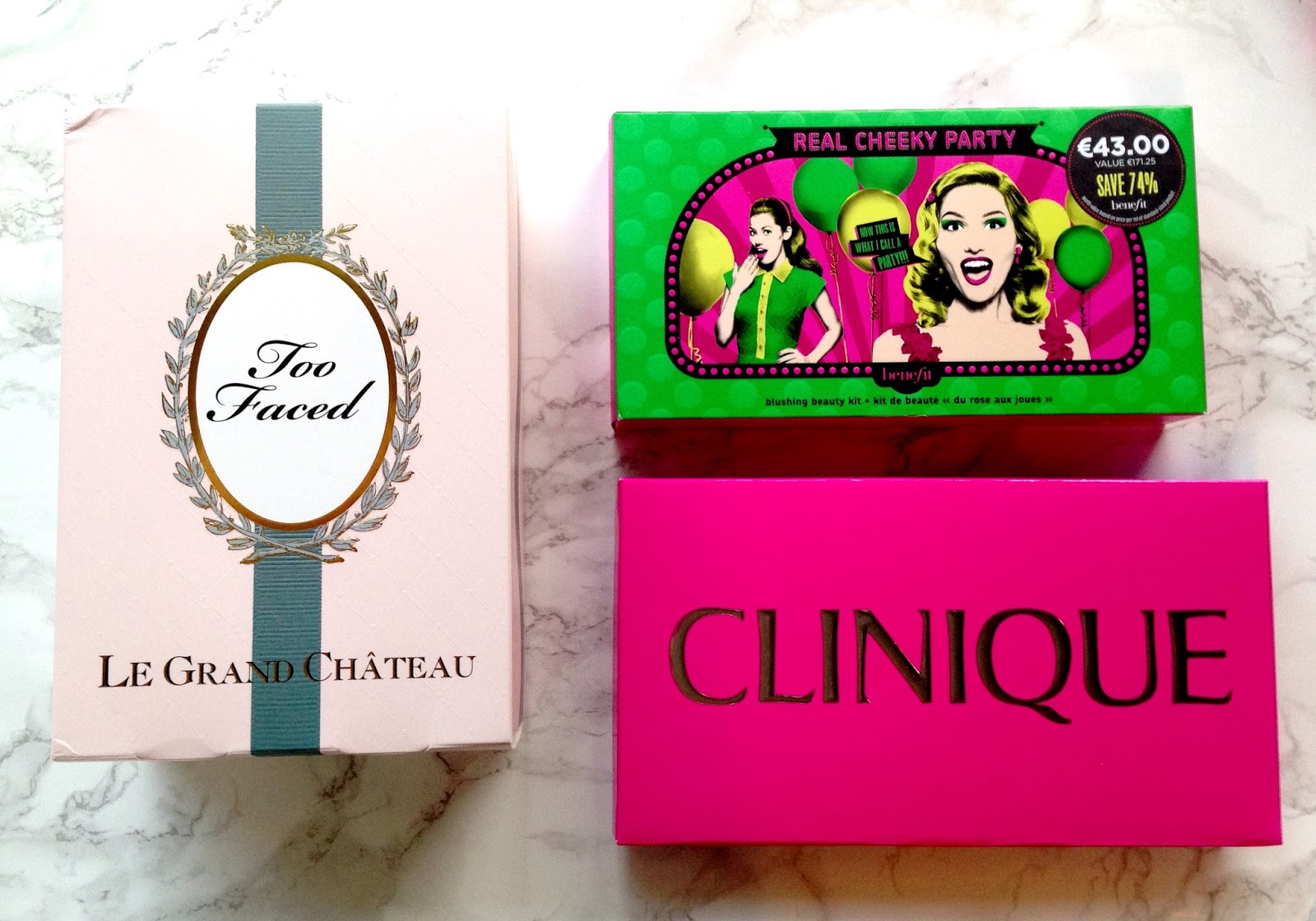 monster Publiciteit In het algemeen Christmas Giveaway! Win a Gift Set from Too Faced, Clinique & Benefit! |  Beautylymin