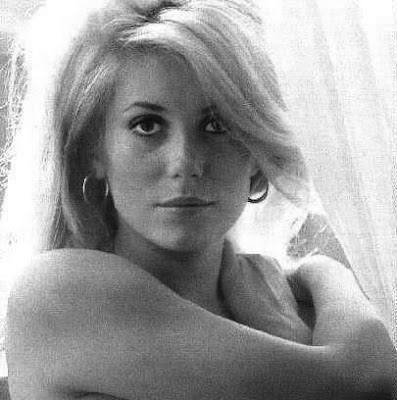 hollywoodhotspot: Catherine deneuve wallpapers