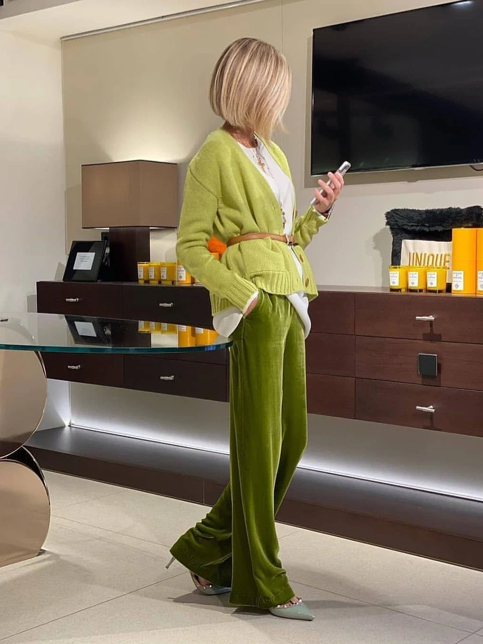 8 styling ideas on how to wear Avocado green color. | Melody Jacob