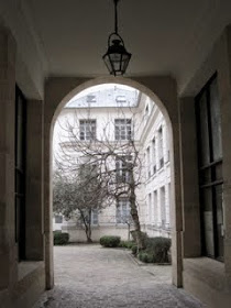 Peeking into a Paris courtyard