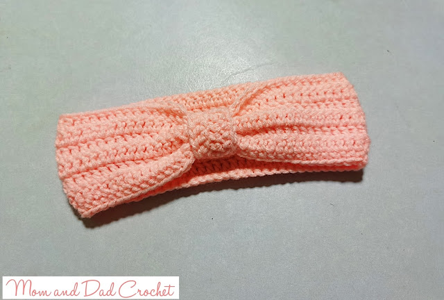 crochet free pattern, Crochet headband, crochet turban, Mom & Dad Crochet, turban headband with top-knot detail, 