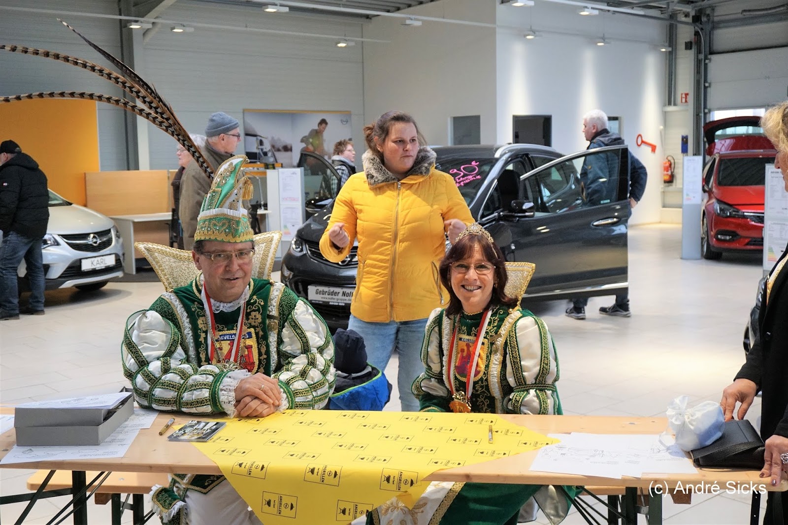 City-Anzeiger: Närrisches „Angrillen“ im Opel Autohaus Nolte