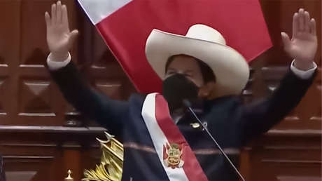 PERU: Castillo asume presidencia en una jornada cargada de emotividad