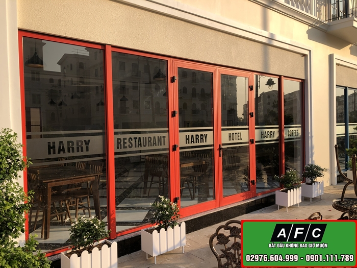 Nhận dán Decal kính Văn phòng tại Phú Quốc