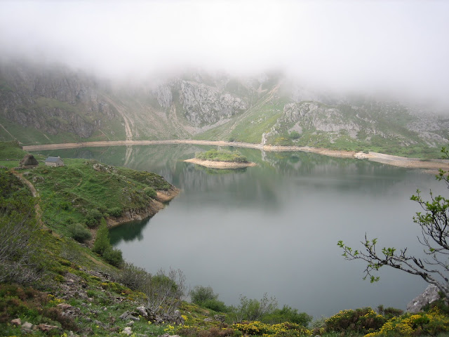 Rutas Montaña Asturias: Vista del Valle del Lago