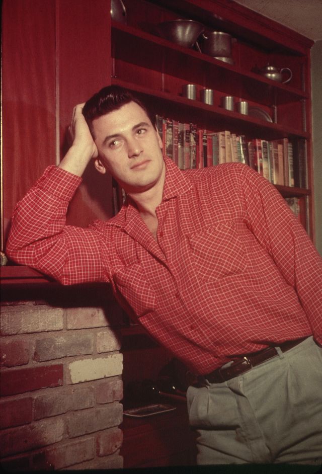 20 Color Portraits of a Young and Handsome Rock Hudson From the 1940s