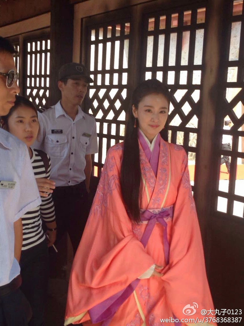 진정한 리즈갱신..김태희 어제자 직찍미인도