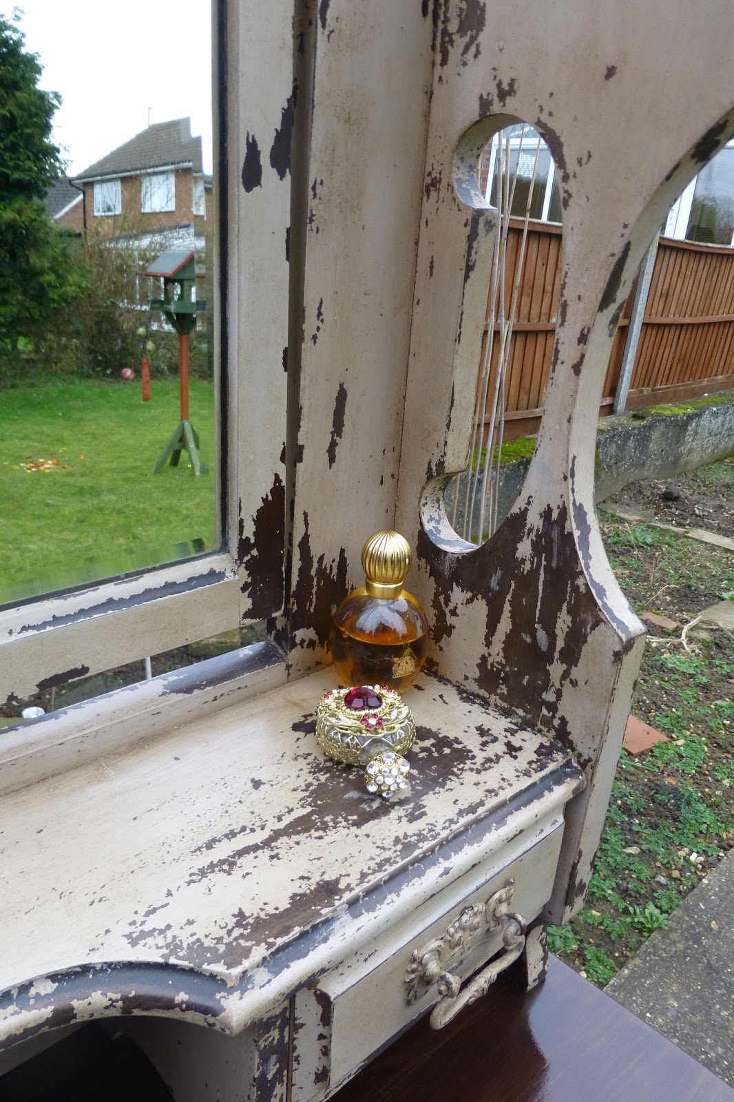 Paint and Style Edwardian dressing table in milk paint completed!