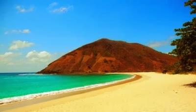 Menyusuri Pantai Mawun, Keindahan Tenang Di Selatan Lombok