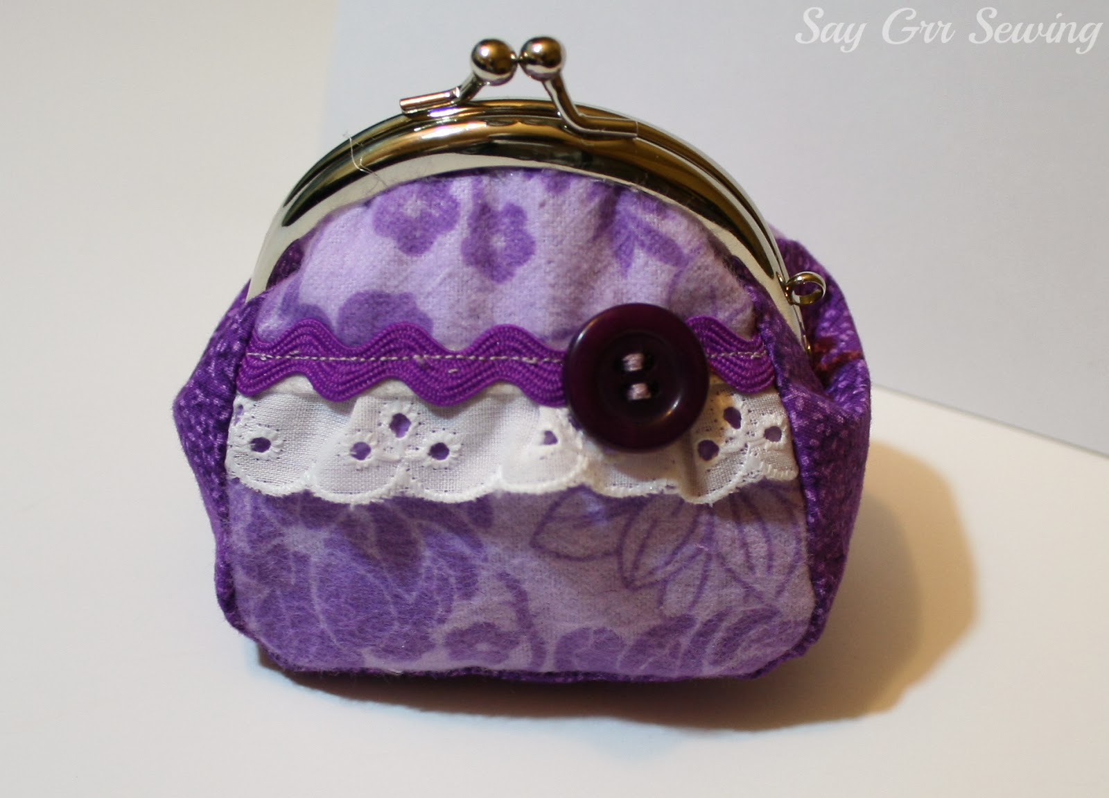 Say Grr Sewing: Gusseted Coin Purse Pattern