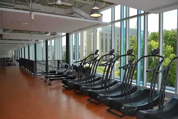 The-Gym-Latihan-yang-Membakar-Paling-dan-Paling-Paling-Jumlah-Kalori-per-Jam Latihan Gym yang Membakar Kalori Paling Banyak dan Paling Sedikit Per Jam
