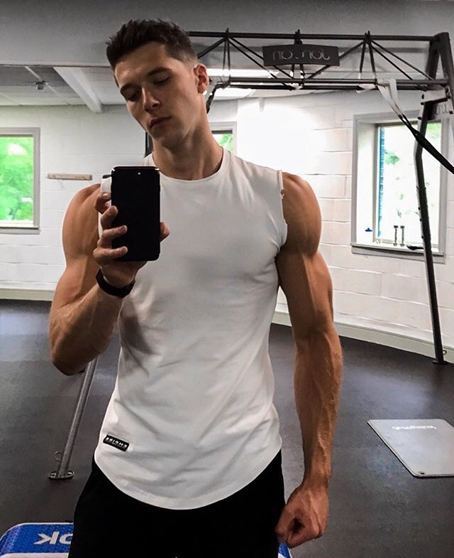 tall-gym-bro-fit-young-jock-dark-hair-strong-veiny-arms-beautiful-male-biceps-selfie