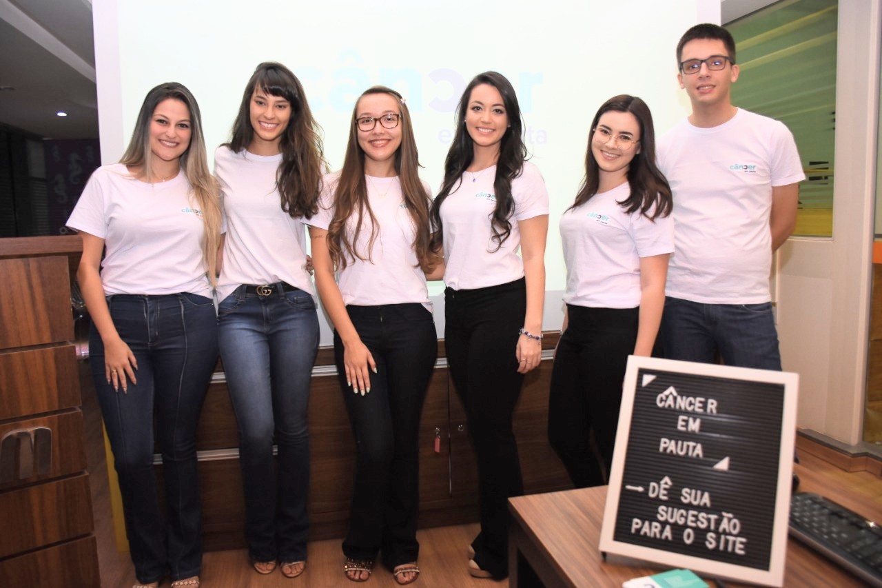 Site voltado para conscientização sobre o câncer é criado por estudantes brasileiros Site voltado para conscientização sobre o câncer é criado por estudantes brasileiros