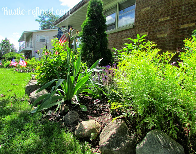 A Corner Garden Front Yard Bed