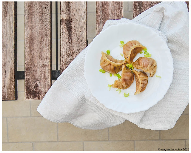 View Gyoza Alla Piastra Pictures