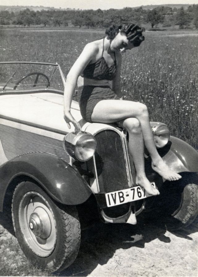 30 Found Photos Capture Badass Ladies Posing With Their Cars In The 1920s And 30s ~ Vintage