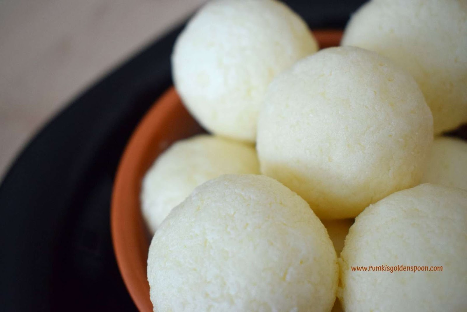 rasgulla,rasgulla rasgulla, rasgulla recipe, rosogolla, how to prepare rasgulla,bengali sweet,indian dessert recipe