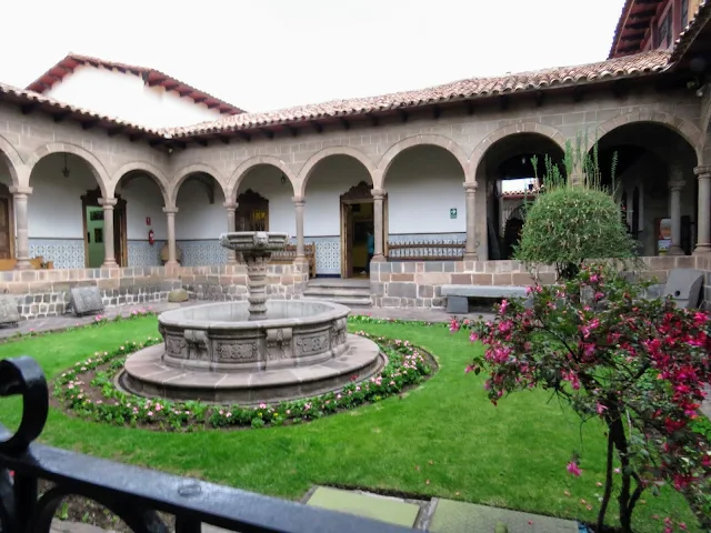 Things to do in Cusco in 3 days on your own: fountain and courtyard at the Archbishop's Arte Museum