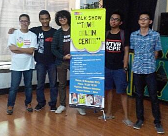 Kiri ke kanan: Moderator, Ariesadhar, Benakribo, Banner, Adis, Gue Talkshow