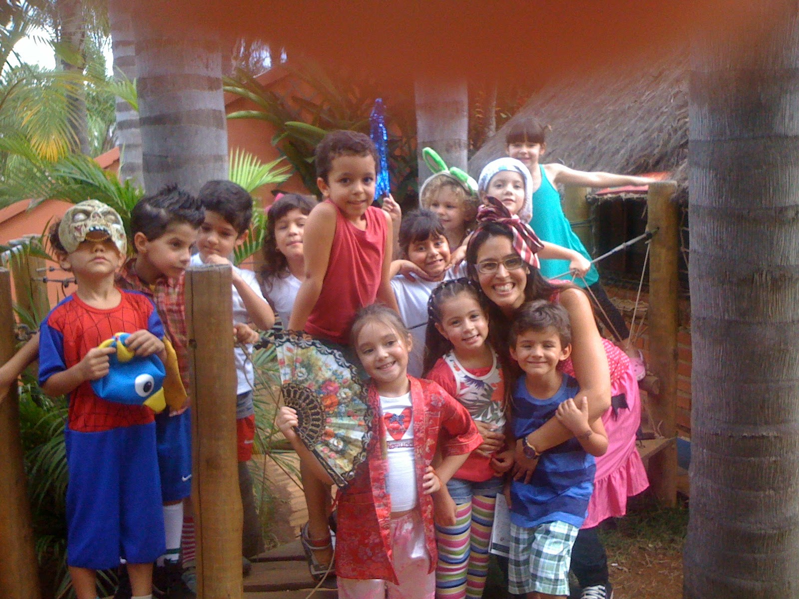 Turma do Casulo: Dia da Roupa Maluca