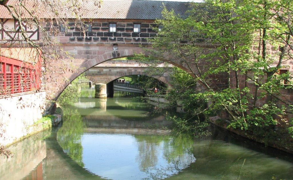 Trotz Katastrophenfall Viele Tummeln Sich Auf Nurnbergs Platzen