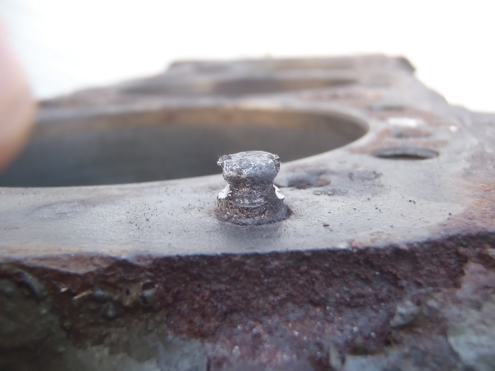 Motostuff Removing block deck dowel pins