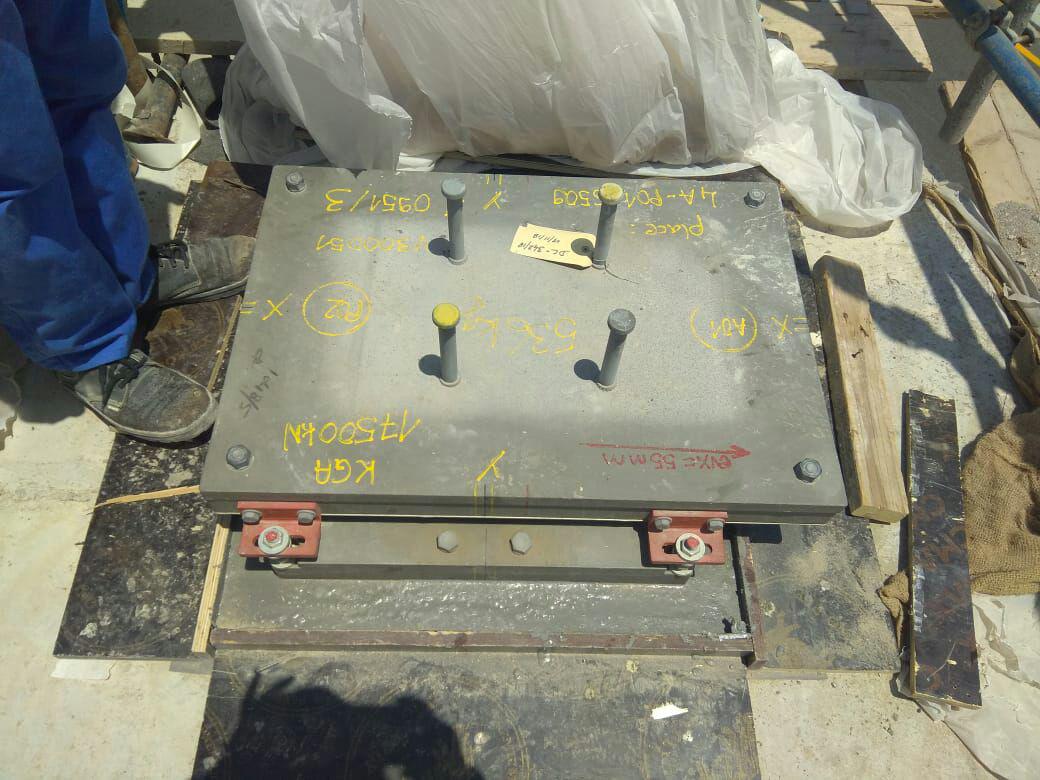 Leveling pad for bridge bearing