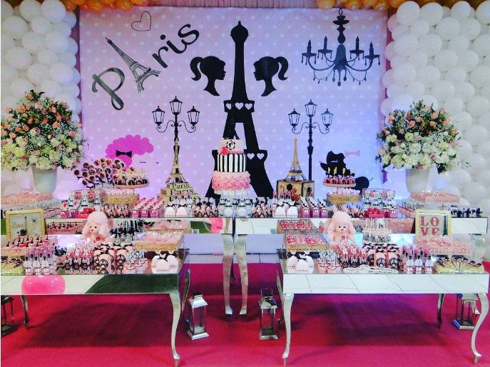 Fiesta temática de Barbie moda en París