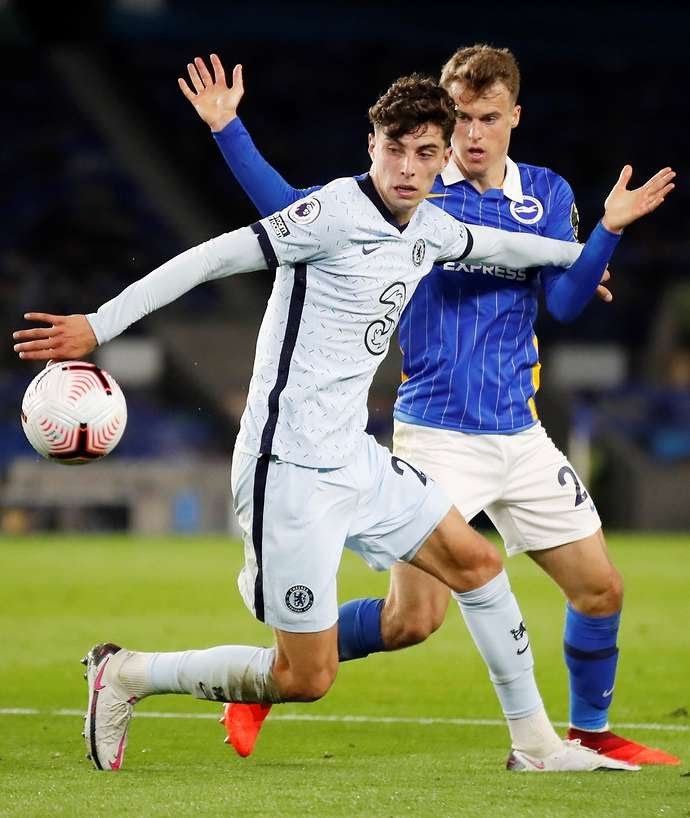 Video Rival Fans Mock Chelsea Kai Havertz Attempt To Switch Play Tagged It Pass Of The Season